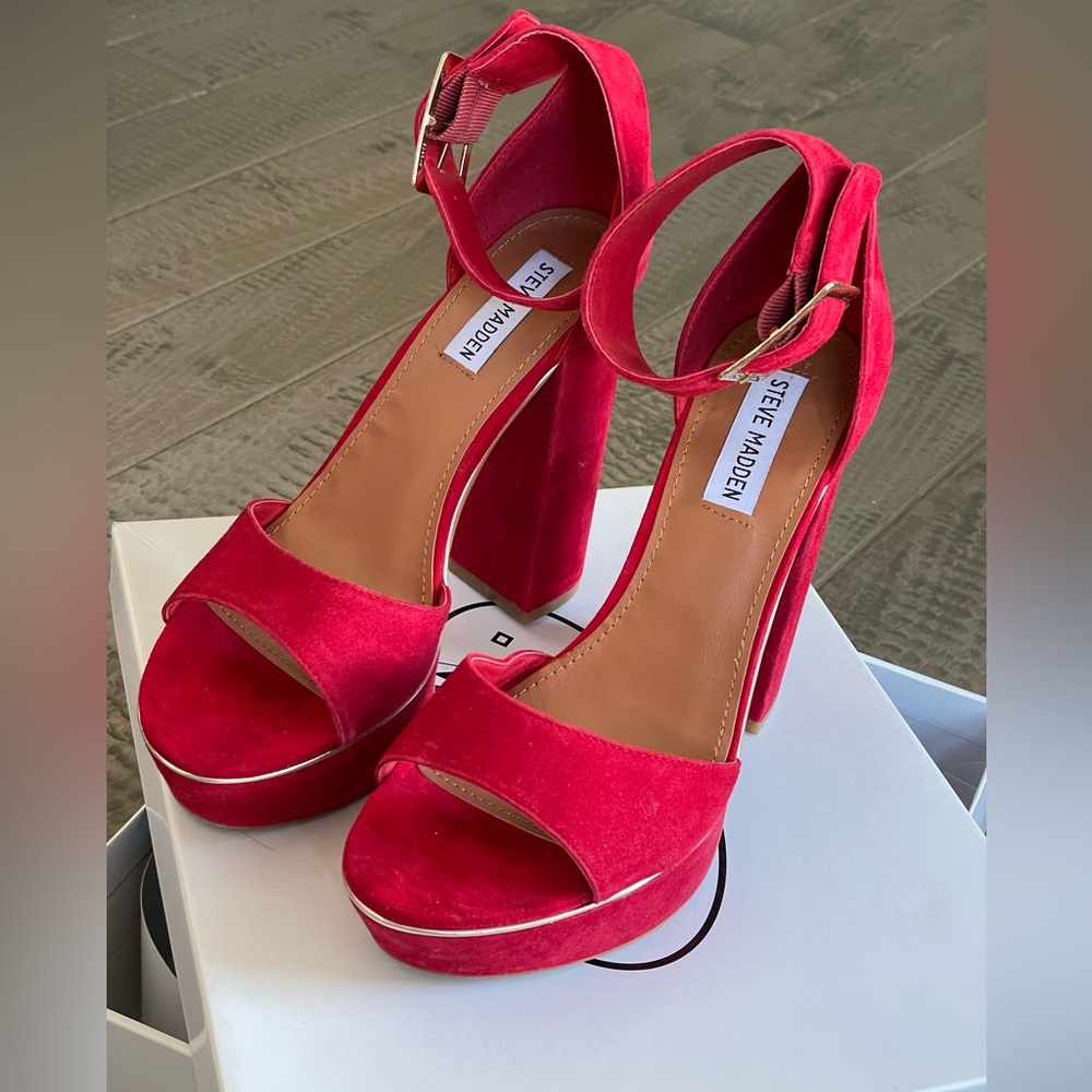 Some like it hot in these Steve Madden heels 🌶️